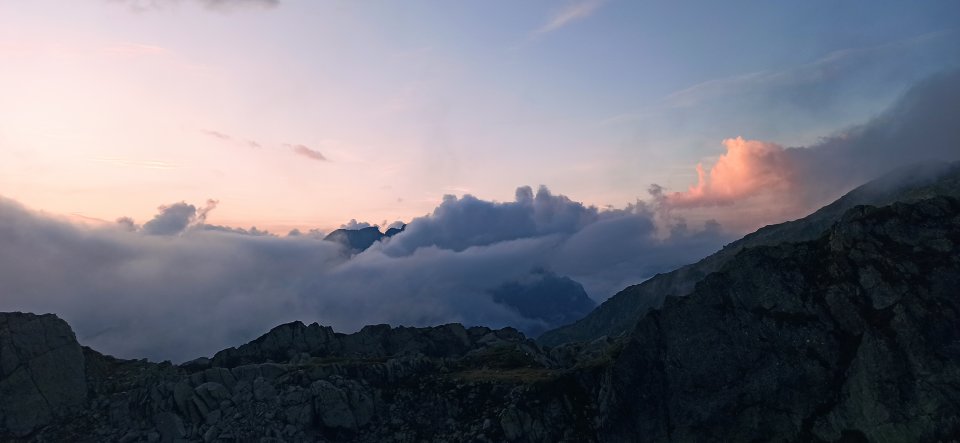 Tour du Mont Blanc background